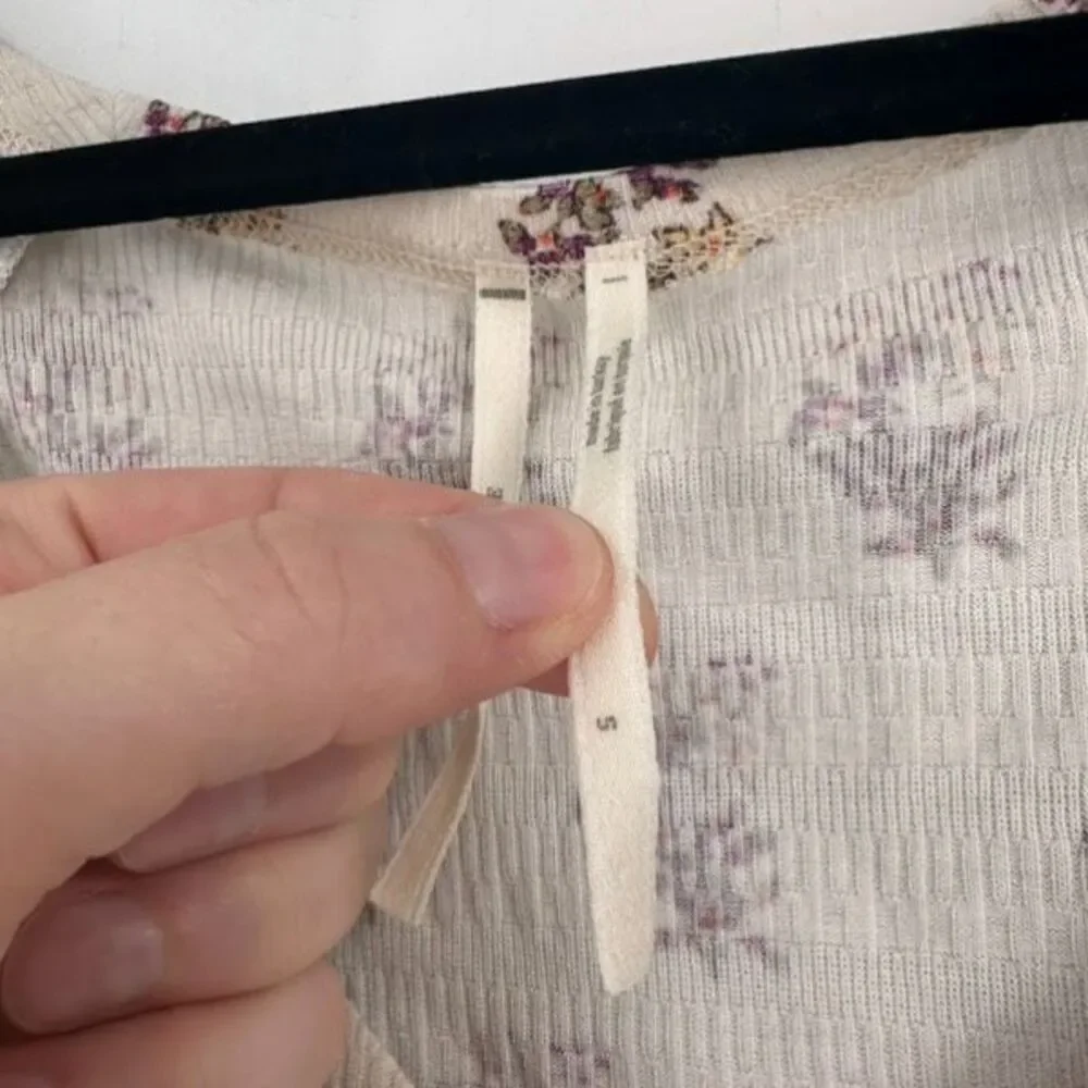 Anthropologie Sabrina Cinched‎ Crop Top Shirt neutral floral color Small Boho